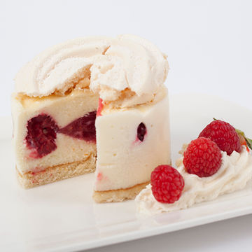 Picture of Chantilly Individual Raspberry & White Chocolate Pavlova (16)