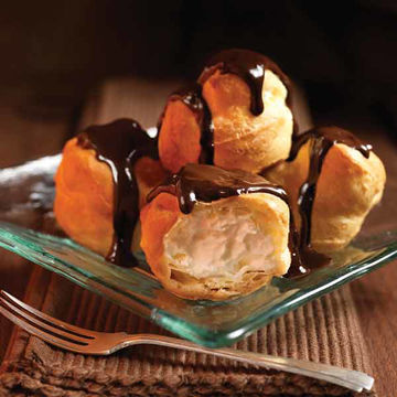 Picture of Chefs' Selections Profiteroles with Chocolate Sauce (4x500g)