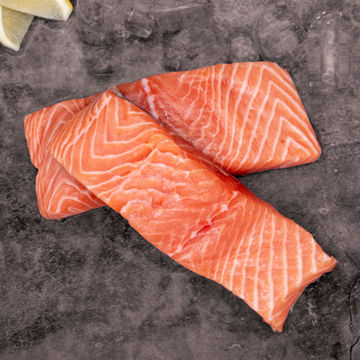 Picture of Moorcroft Seafood Fresh Salmon Fillet, Skin On, 200g-225g (4x4)