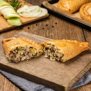 Picture of Proper Cornish Bacon, Chicken & Leek Pasties (20x283g)